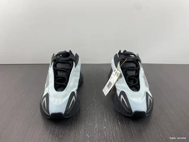 hype Boost Yeezy 700 Adidas Tint Blue MNVN GZ0711 0518